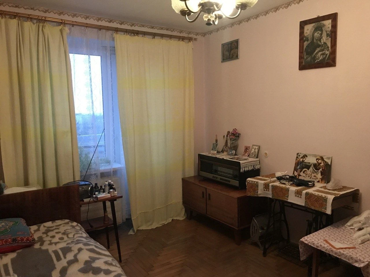 Простора 5-кімнатна квартира.