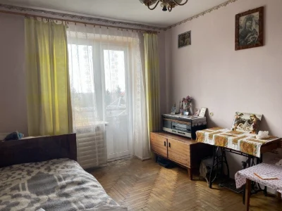 Простора 5-кімнатна квартира.