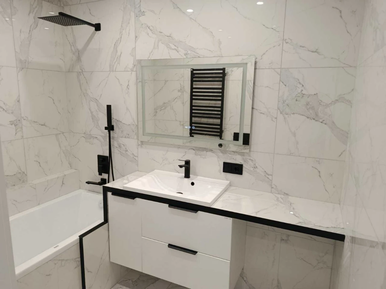 Продаж 2к квартири З РЕМОНТОМ 6/8ц 52/23/25м² Винники вул. Л