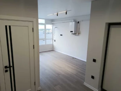 Продаж 2к квартири З РЕМОНТОМ 6/8ц 52/23/25м² Винники вул. Л