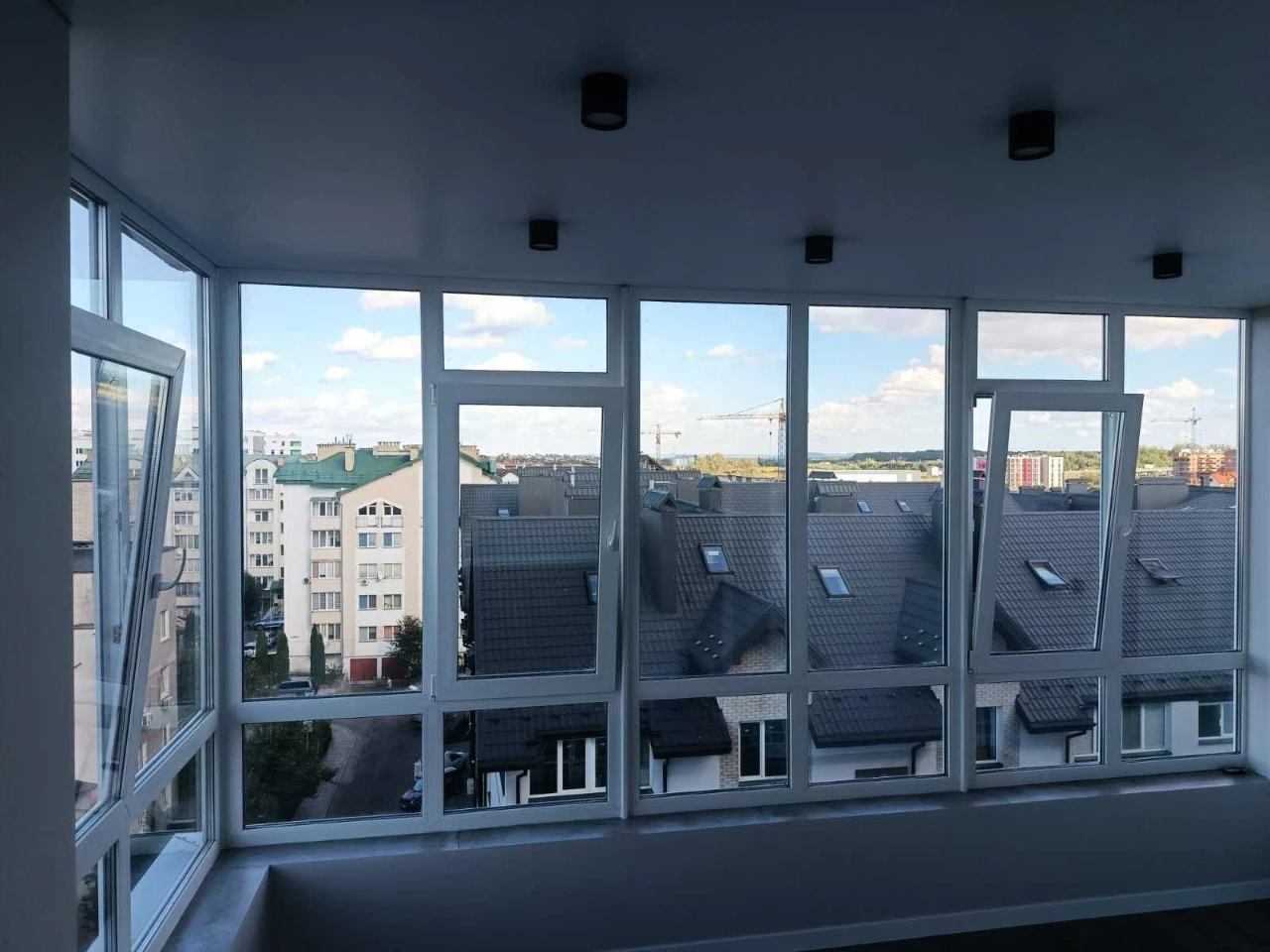 Продаж 2к квартири З РЕМОНТОМ 6/8ц 52/23/25м² Винники вул. Л