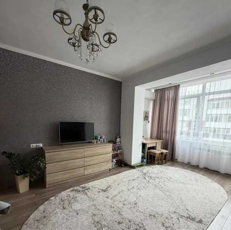 Продаж 1-к. квартири З РЕМОНТОМ 48/35/13м² Винники вул.Винна