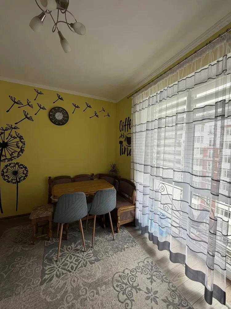 Продаж 1-к. квартири З РЕМОНТОМ 48/35/13м² Винники вул.Винна