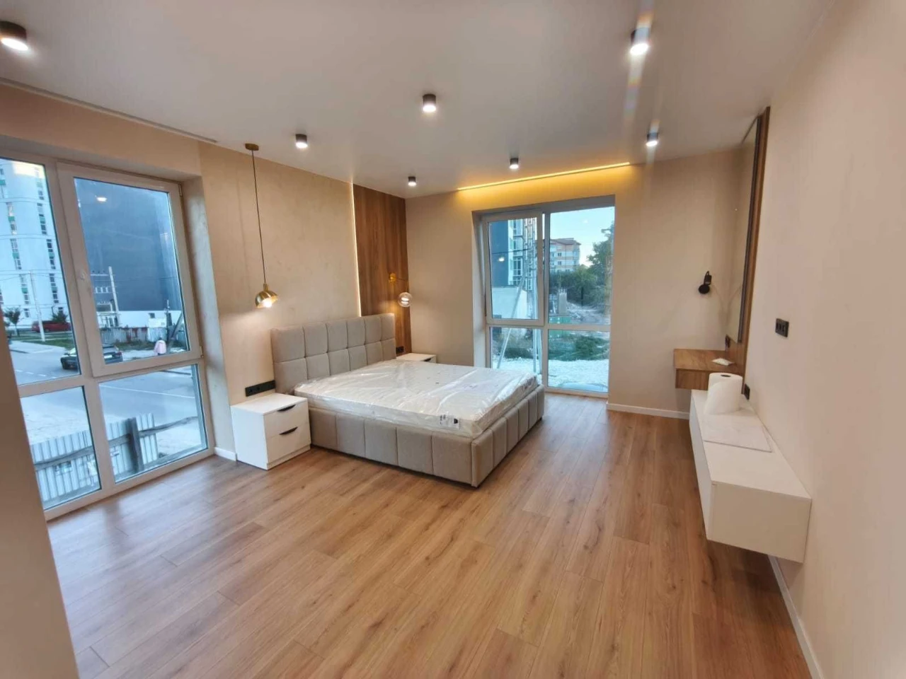 Продаж 1-к. квартири З РЕМОНТОМ 1/9ц 52/38/14м² ЖК Сусіди Ви