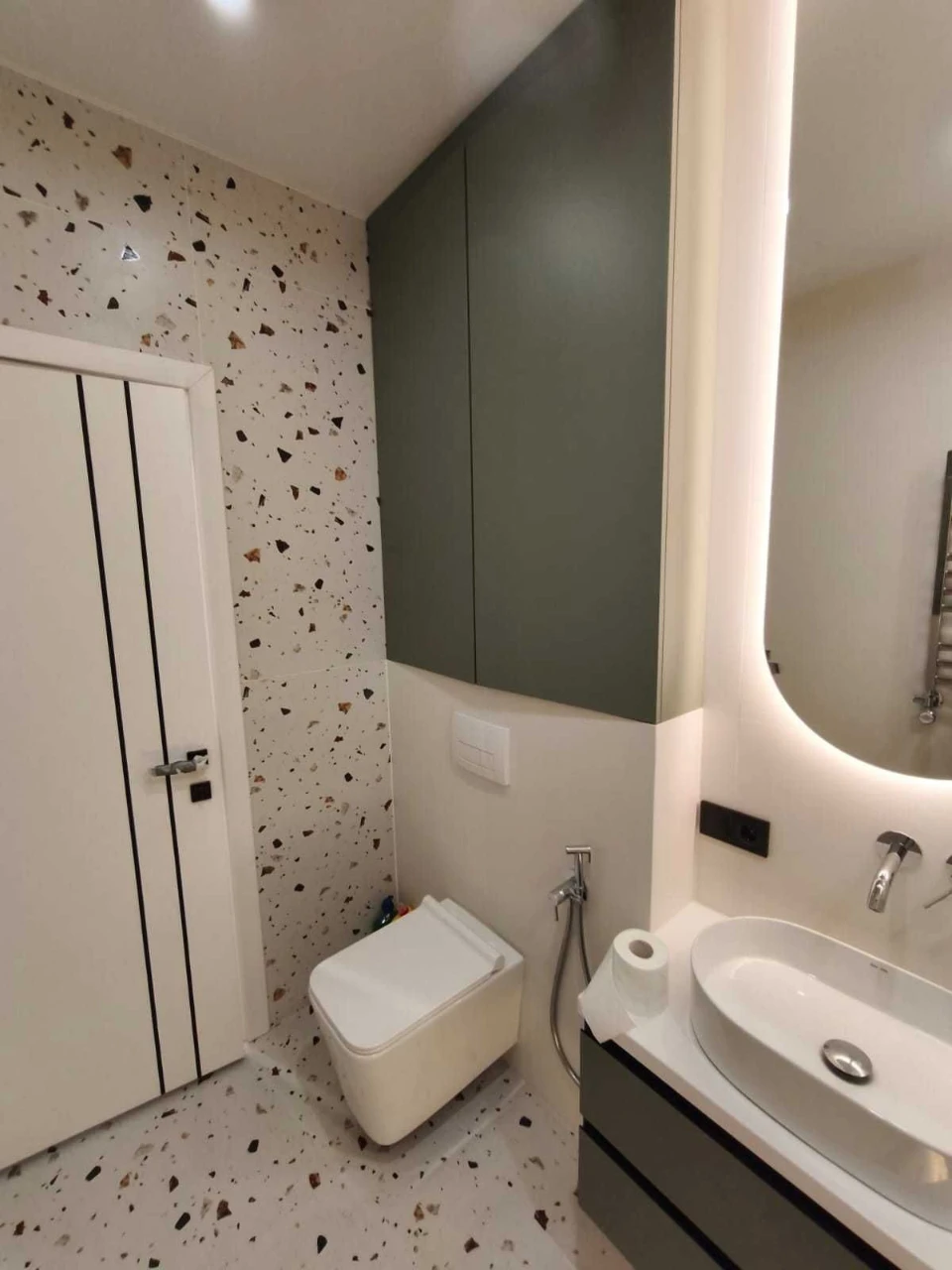 Продаж 1-к. квартири З РЕМОНТОМ 1/9ц 52/38/14м² ЖК Сусіди Ви