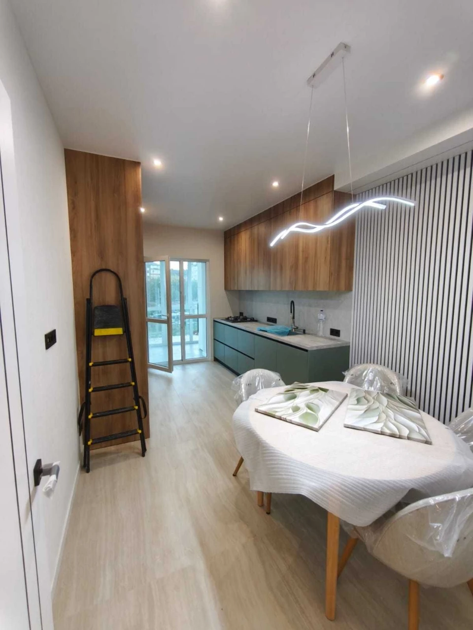 Продаж 1-к. квартири З РЕМОНТОМ 1/9ц 52/38/14м² ЖК Сусіди Ви