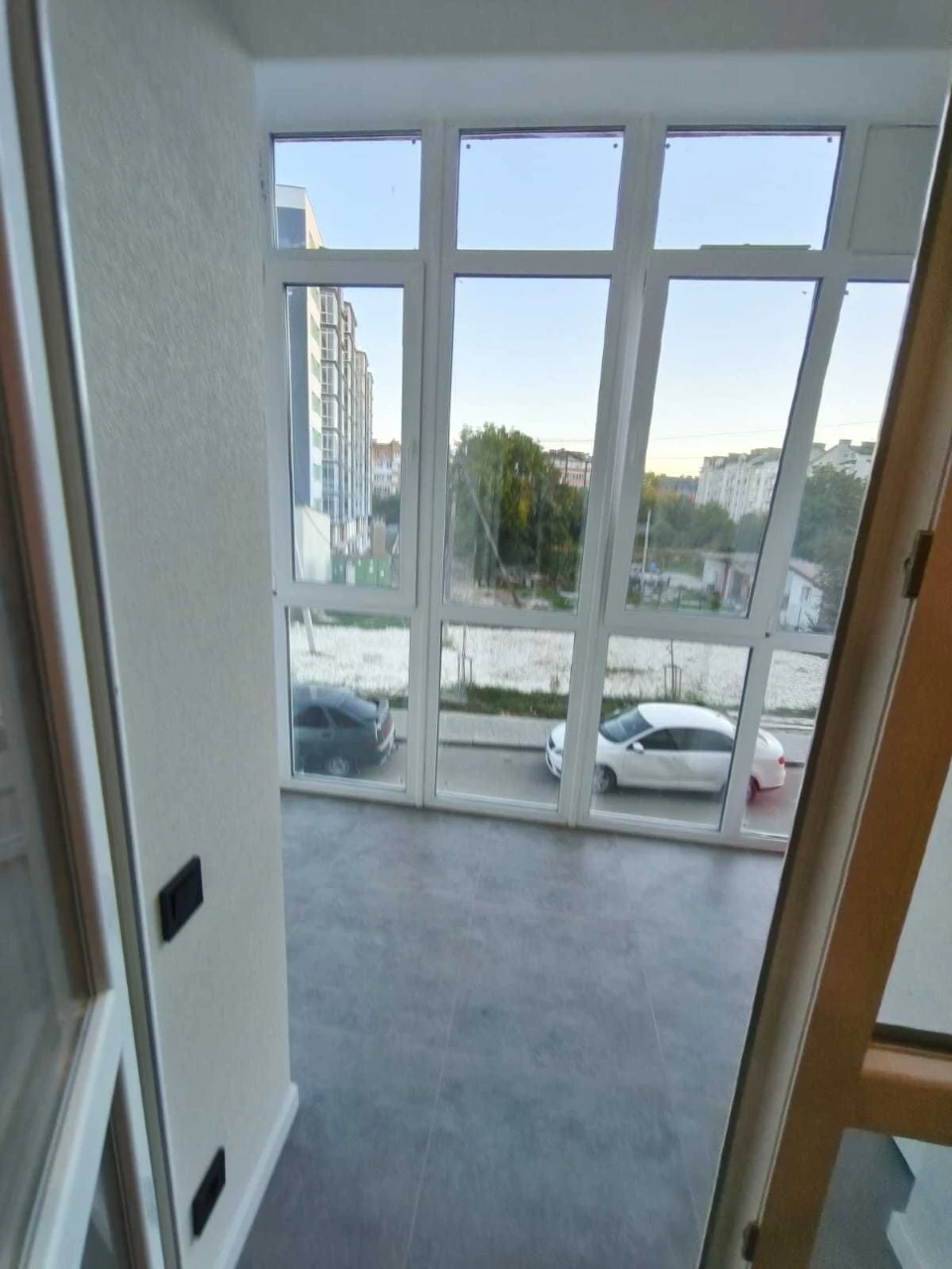 Продаж 1-к. квартири З РЕМОНТОМ 1/9ц 52/38/14м² ЖК Сусіди Ви