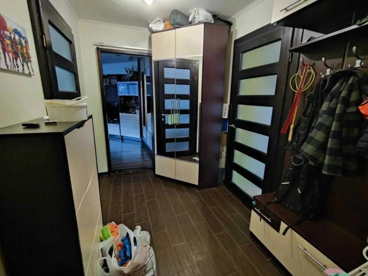 Продаж 2 кімнатної квартири з євроремонтом по вулиці Паркова
