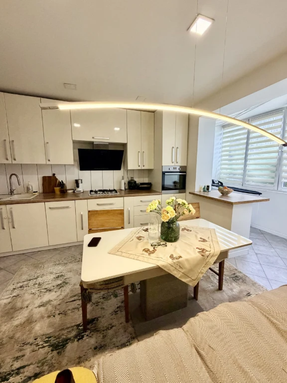 Продаж 2-кім. квартири 67 м.кв., в. Винна Гора