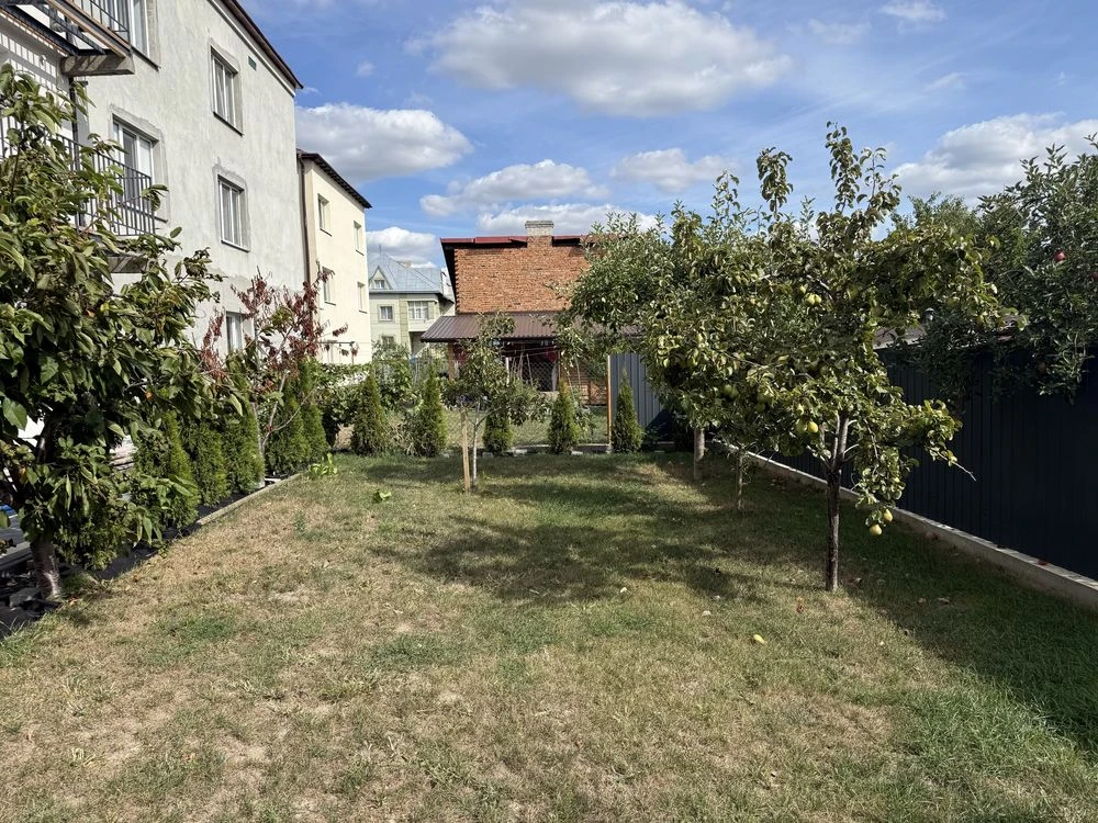 Квартира 2 кімнати 2 поверх 63м $1100/м2