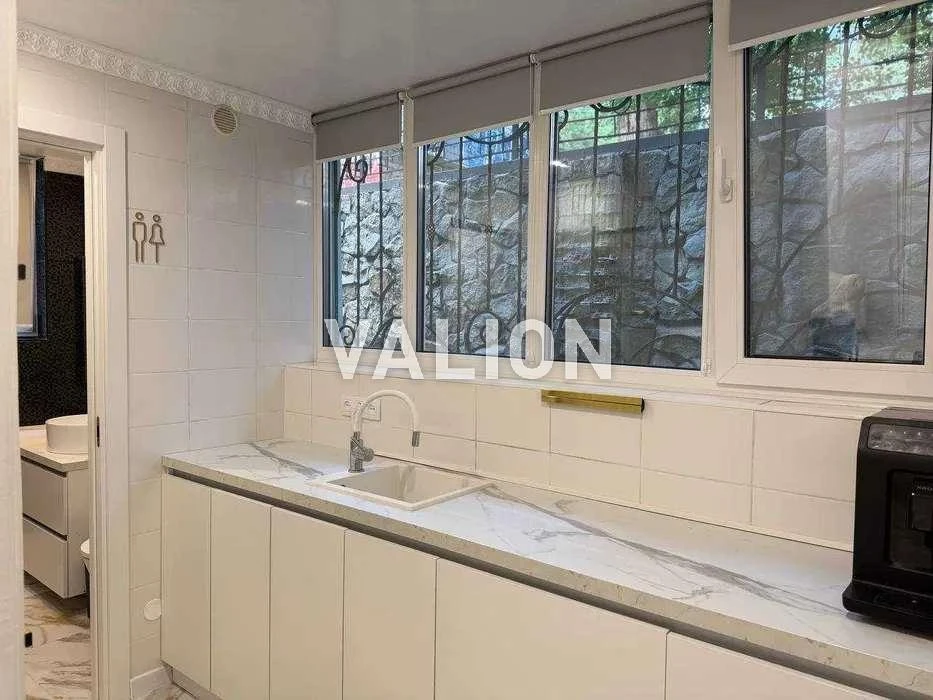 Продаж 2-к квартири вул. Антоновича 8