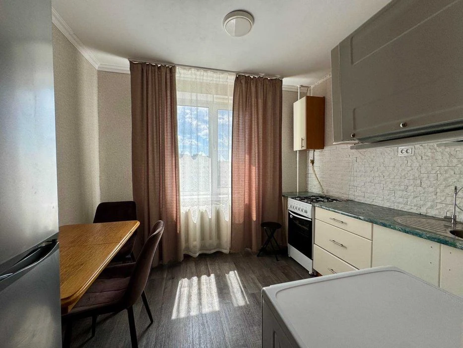 (5) Selling a 1-room apartment on Pirogova Street 9081