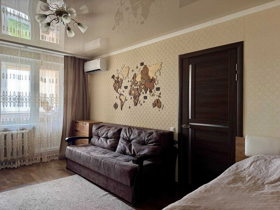 (5) Selling a 1-room apartment on Pirogova Street 9081