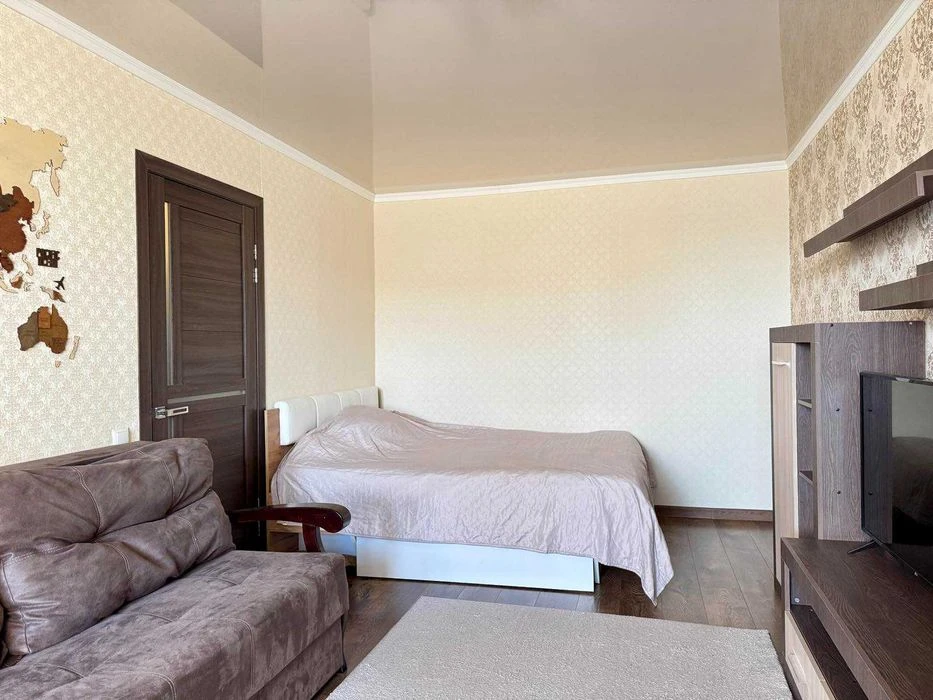 (5) Selling a 1-room apartment on Pirogova Street 9081