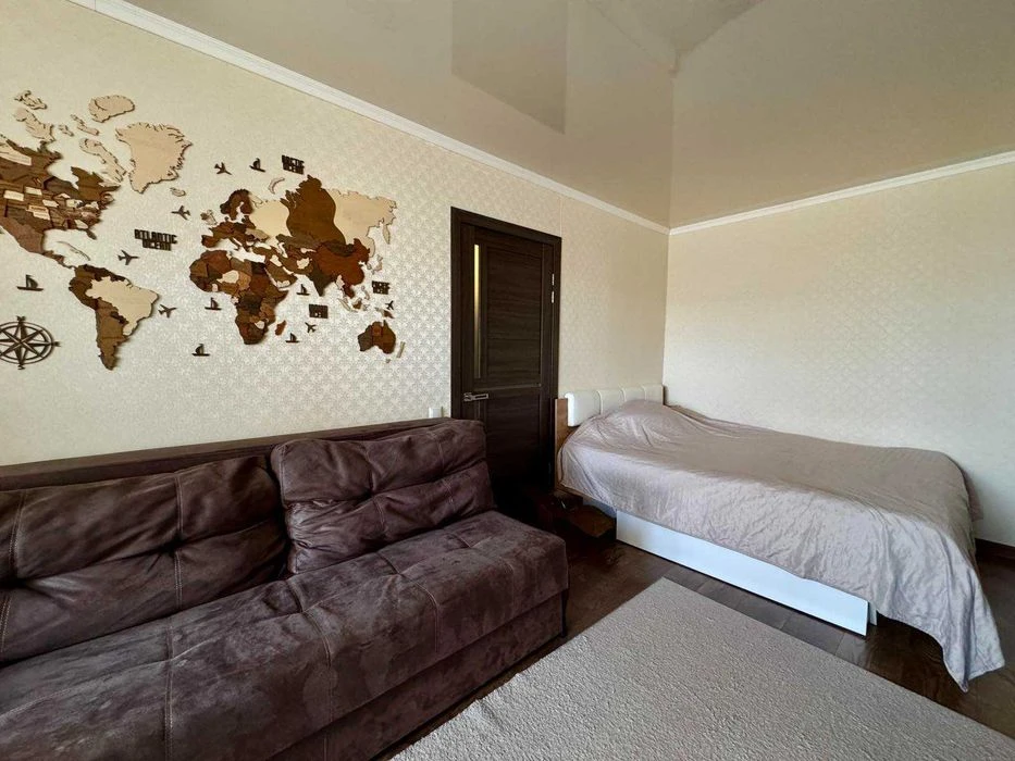 (5) Selling a 1-room apartment on Pirogova Street 9081