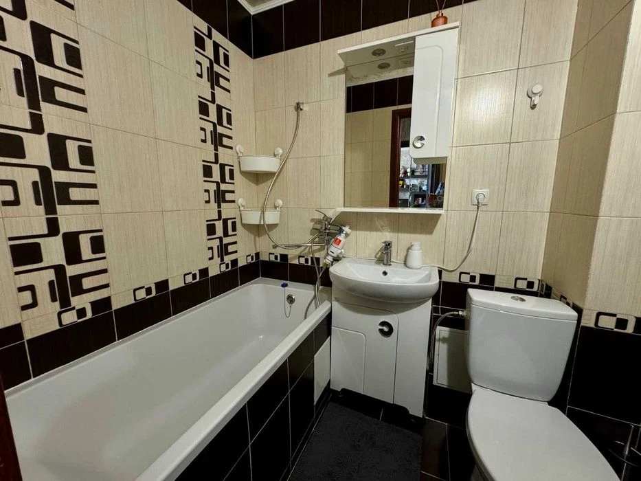 (5) Selling a 1-room apartment on Pirogova Street 9081