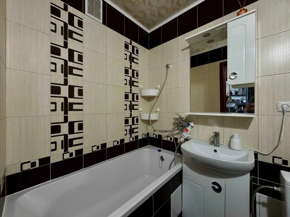 (5) Selling a 1-room apartment on Pirogova Street 9081