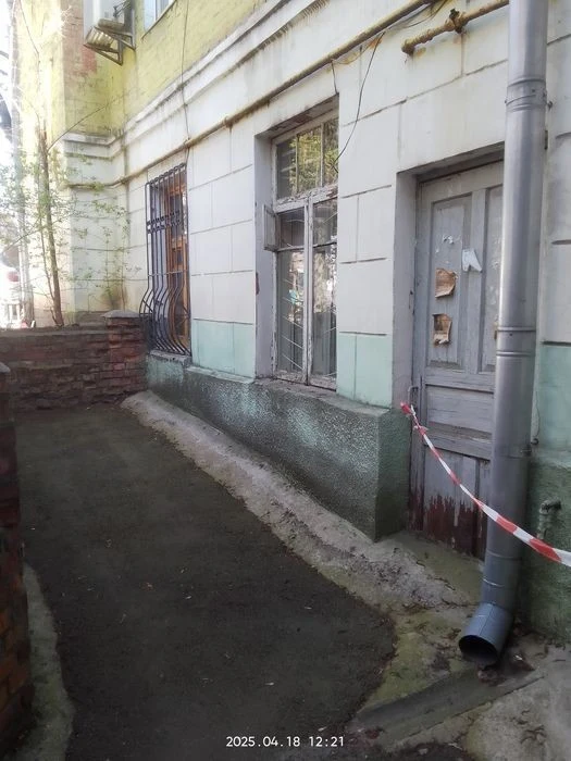 Продам 5-комн. квартиру-коммуналку, 100м. Отдельные входы!
