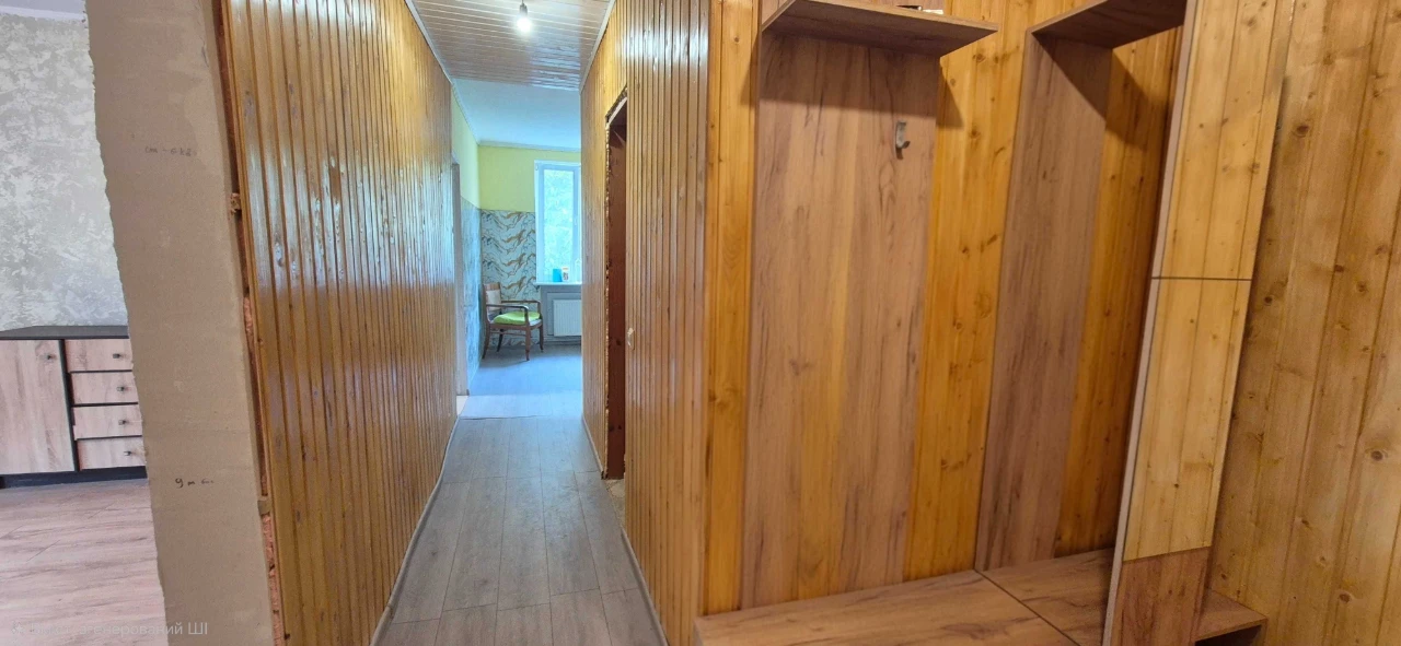 Продається затишна та світла квартира у тихому, зеленому кут