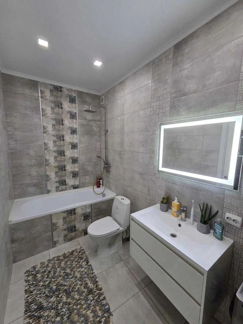 Продаж 2-кім квартири ЄВРОРЕМОНТ 66/45/21м² Винники Винна Го