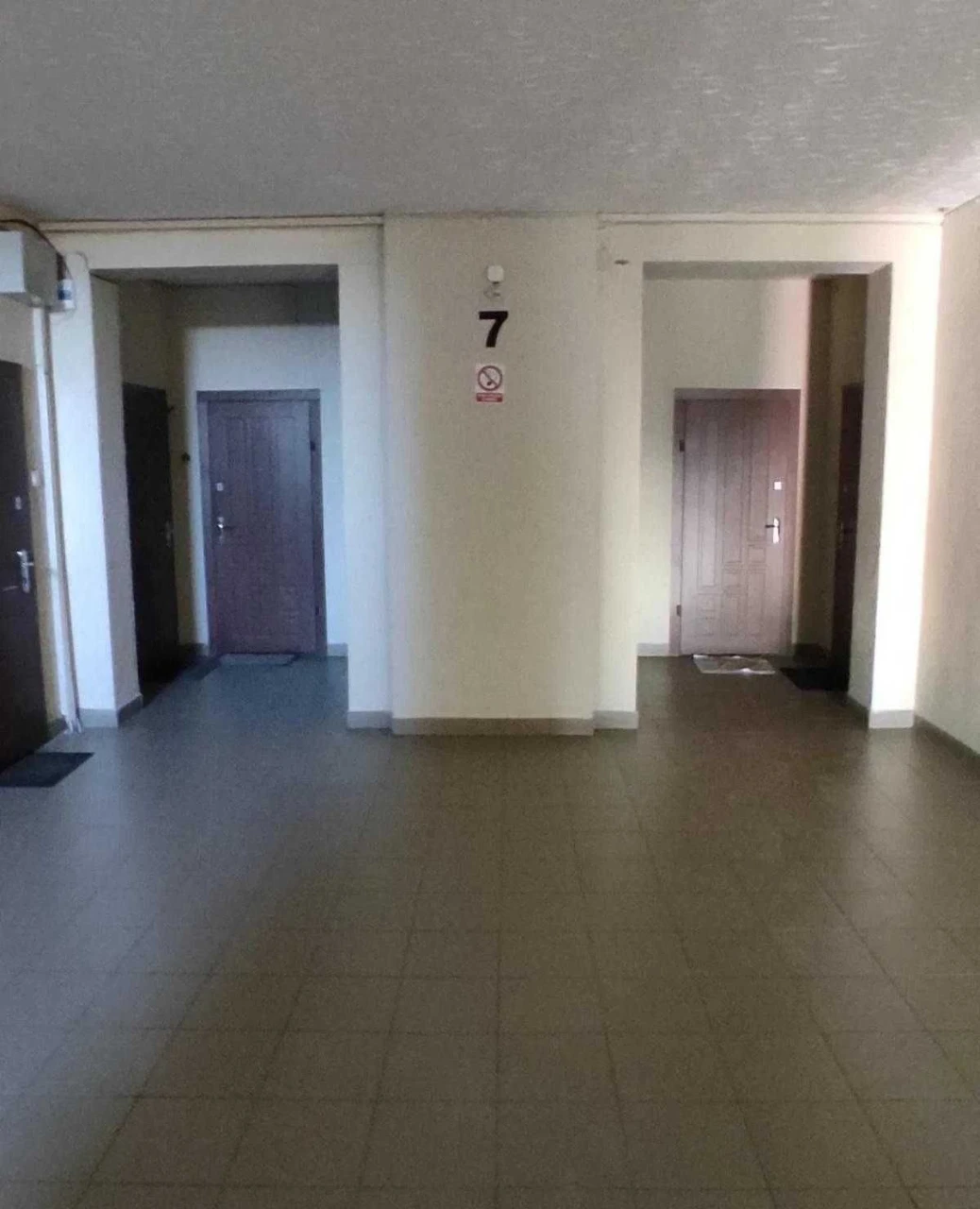Продаж 3-к. квартири ДВОРІВНЕВА ЗДАНА 109/96/13м² Винники ву