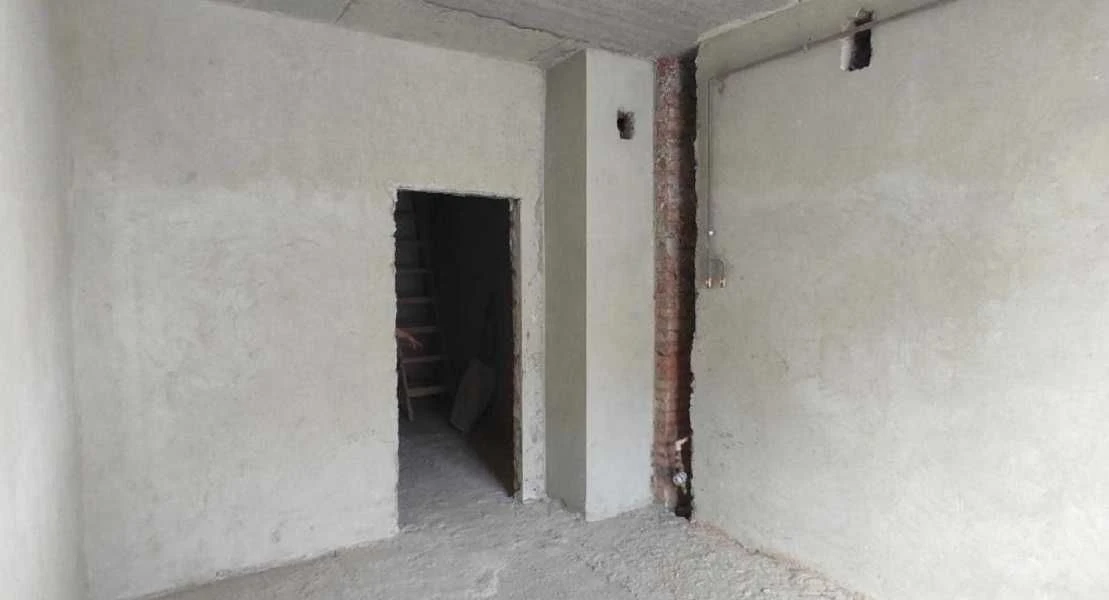 Продаж 3-к. квартири ДВОРІВНЕВА ЗДАНА 109/96/13м² Винники ву