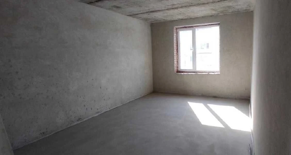 Продаж 3-к. квартири ДВОРІВНЕВА ЗДАНА 109/96/13м² Винники ву