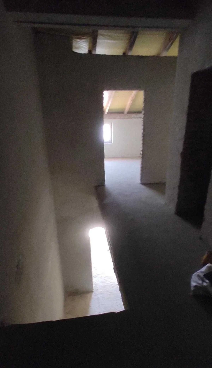 Продаж 3-к. квартири ДВОРІВНЕВА ЗДАНА 109/96/13м² Винники ву