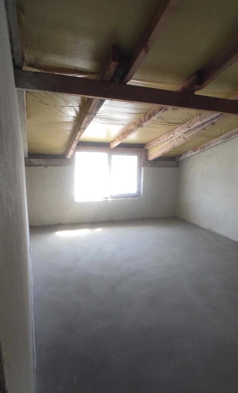 Продаж 3-к. квартири ДВОРІВНЕВА ЗДАНА 109/96/13м² Винники ву