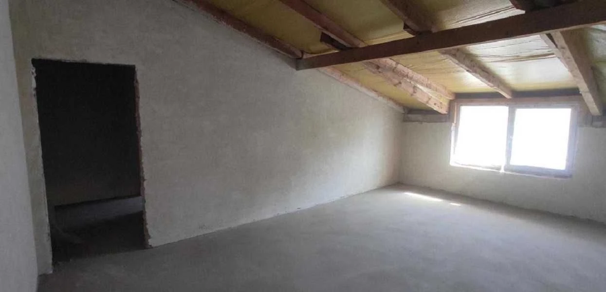 Продаж 3-к. квартири ДВОРІВНЕВА ЗДАНА 109/96/13м² Винники ву