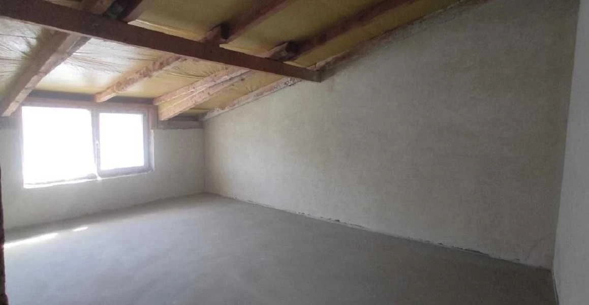 Продаж 3-к. квартири ДВОРІВНЕВА ЗДАНА 109/96/13м² Винники ву