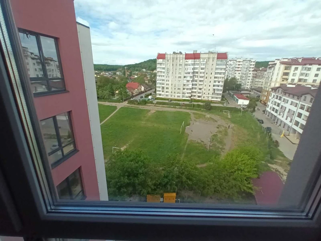Продаж 1 кім. квартири з великою терасою м. Винники