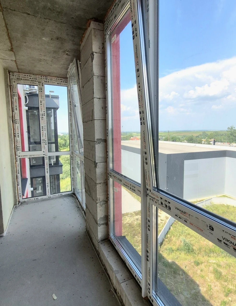 Продаж 1 кім. квартира 43м зданий новобуд  Винники (вул.Гали