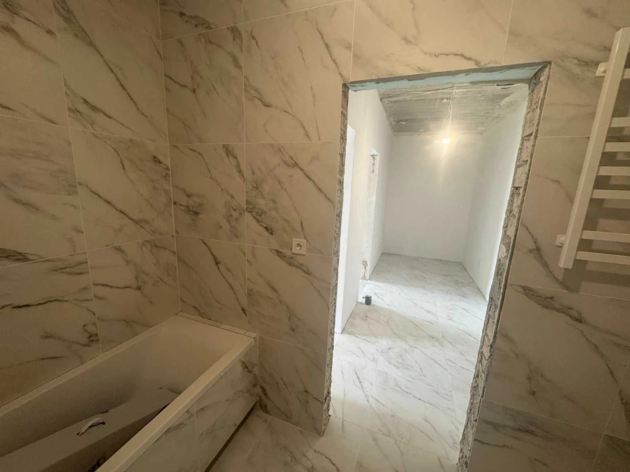 Продаж 1-к. квартири 50/38/12м² ЖК Сусіди Винники 67000$