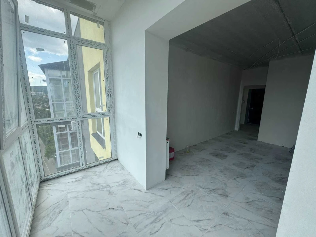 Продаж 1-к. квартири 50/38/12м² ЖК Сусіди Винники 67000$