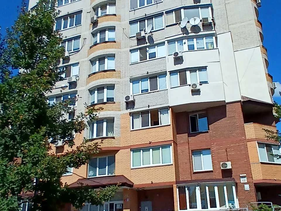 Apartment. Kyiv, Petra Hryhorenka Avenue.