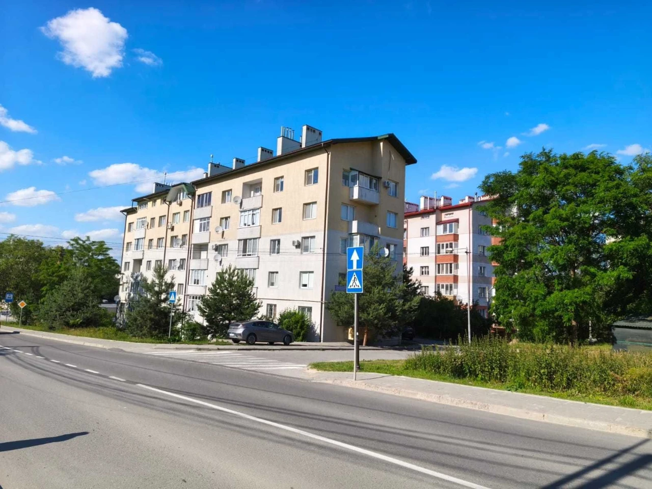 Продаж 4-к.квартири 130/101/29м² Винники вул. Івасюка 135000