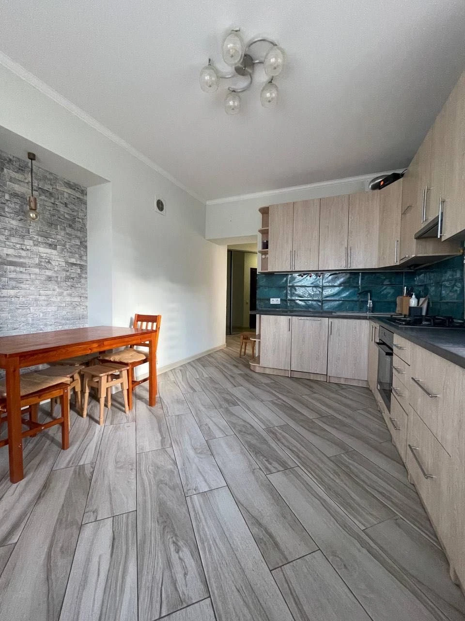 Продаж 3-кімнатної квартири, 139 м², новобудова, Винники