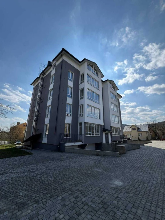 Від власника!! Продаж просторої 2-рівневої квартири з мансар