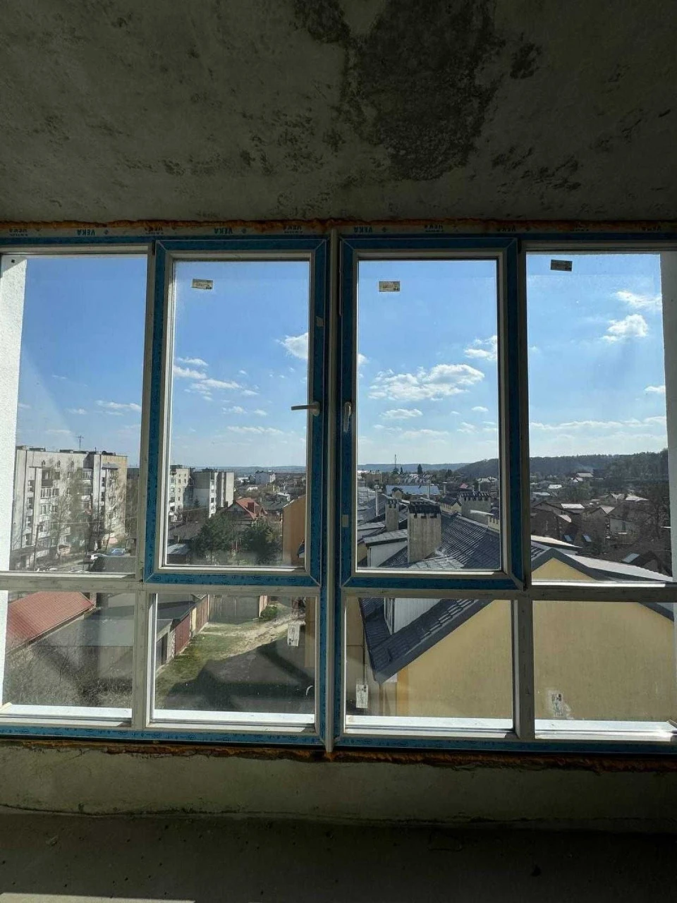 Від власника!! Продаж просторої 2-рівневої квартири з мансар