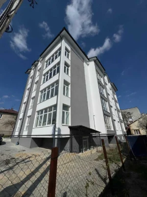 Від власника!! Продаж просторої 2-рівневої квартири з мансар