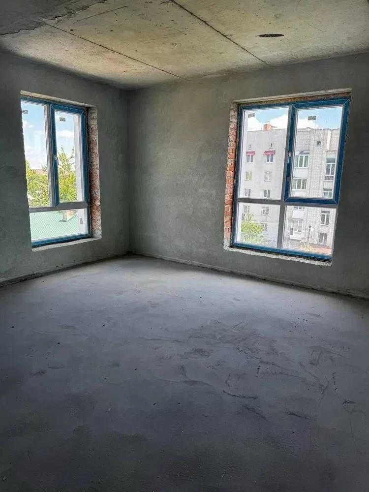 Продаж 5-к. квартири ЗДАНА 145/120/25м² Винники 125000$