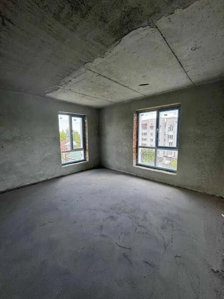 Продаж 5-к. квартири ЗДАНА 145/120/25м² Винники 125000$
