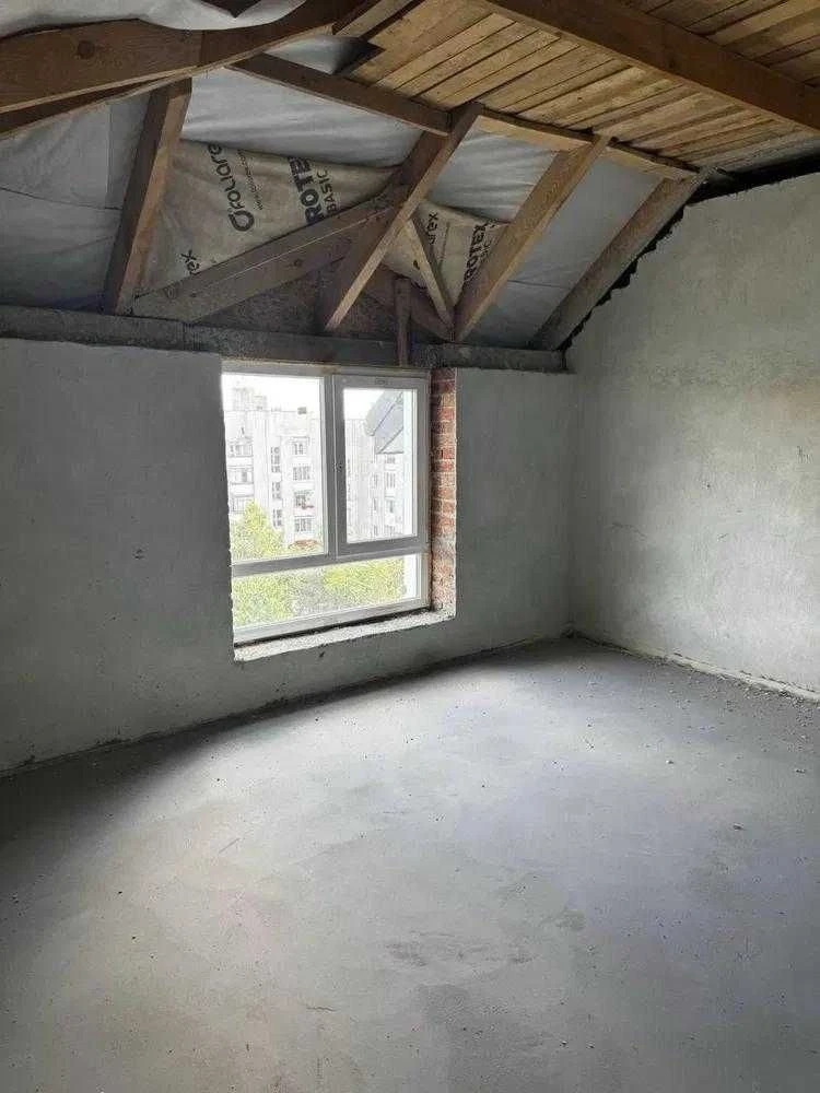 Продаж 5-к. квартири ЗДАНА 145/120/25м² Винники 125000$