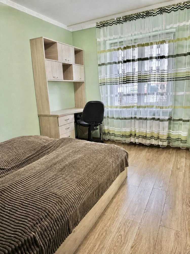 Продається 2-кімнатна квартира з ремонтом в м. Новояворівськ