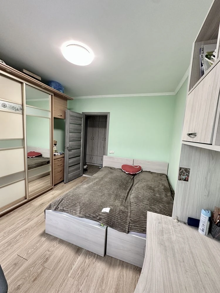 Продається 2-кімнатна квартира з ремонтом в м. Новояворівськ