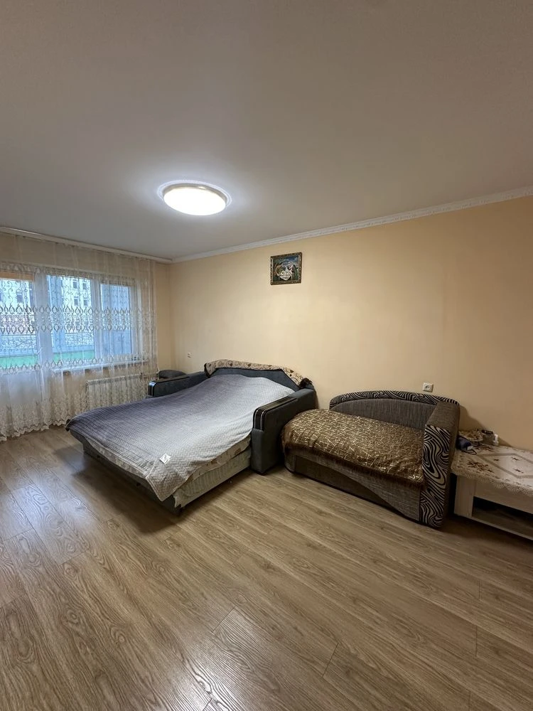 Продається 2-кімнатна квартира з ремонтом в м. Новояворівськ