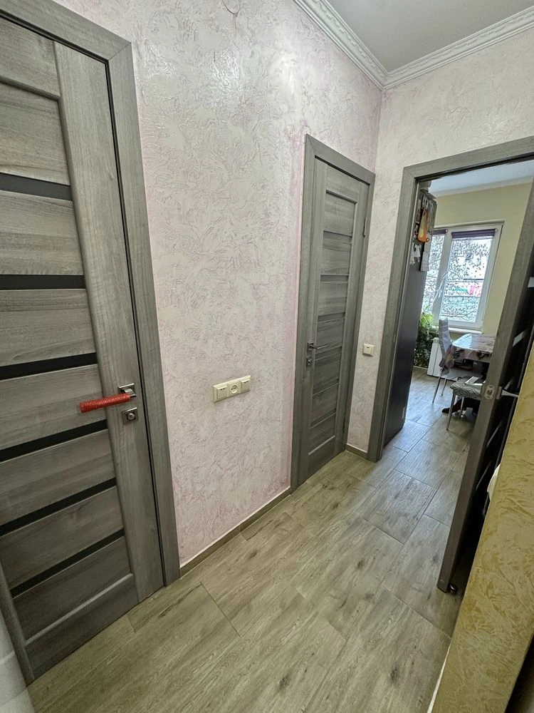 Продається 2-кімнатна квартира з ремонтом в м. Новояворівськ