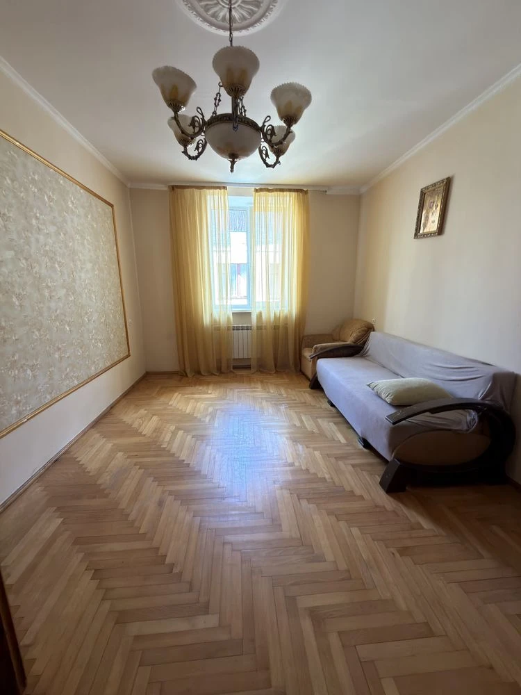 Продаж 2 - кім квартири Новояворівськ