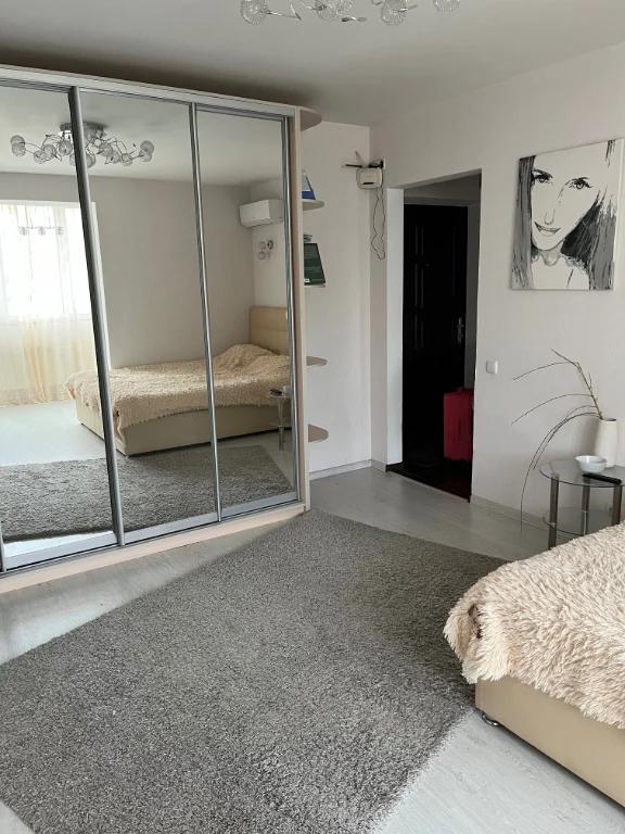 Продаж 1к квартири 38кв м, ЖК Щасливий, 300м Київ